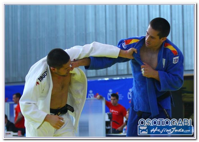 CEU2011 200001